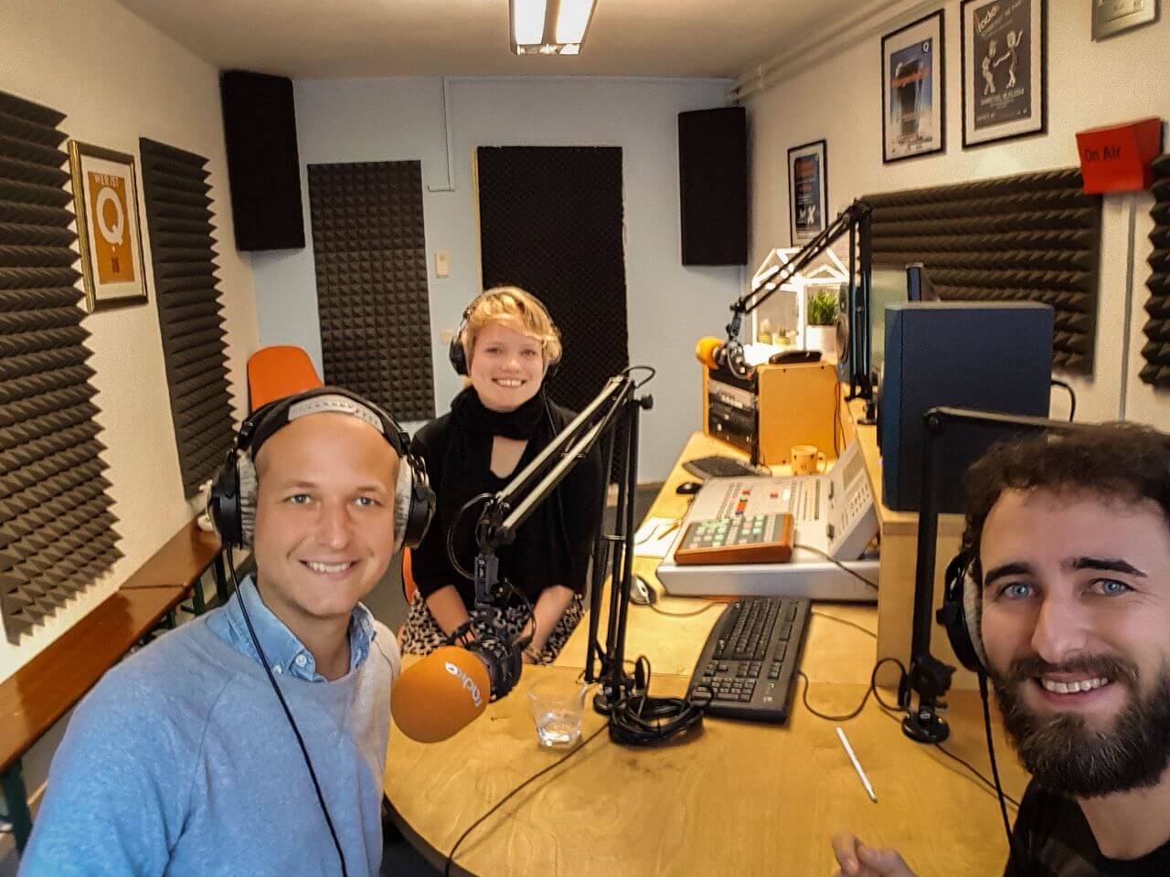 cornhole-kinderspiele-konifez-spiel-gartenspiel-parkspiel-wurfspiel-hochzeitsspiel-event-kaufen-spielen-outdoor-Radio-Q